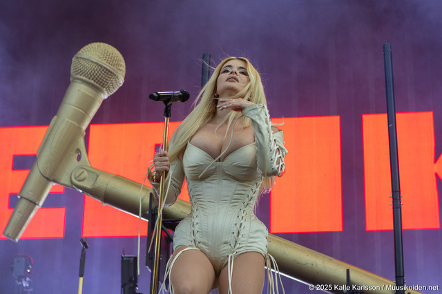 Erika Vikman | Erika Vikman Ruisrockissa 2025